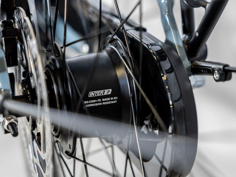 Trek District+ 3 Lowstep 500wh Electric Hybrid Bike 2023 in Battleship Blue-4